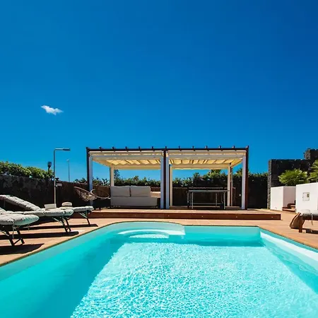 Cavendish With Sea Views And Heatable Pool Close To Flamingo *