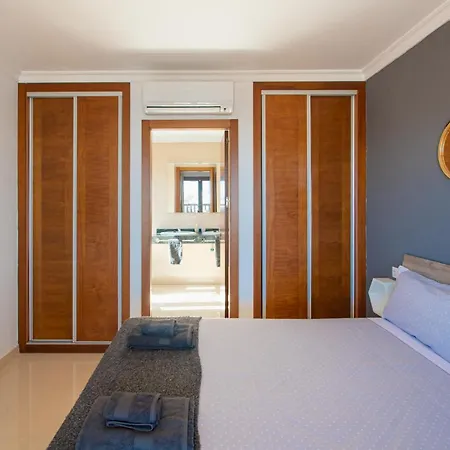 Cavendish With Sea Views And Heatable Pool Close To Flamingo Playa Blanca (Lanzarote)