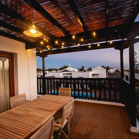Cavendish With Sea Views And Heatable Pool Close To Flamingo Playa Blanca (Lanzarote)