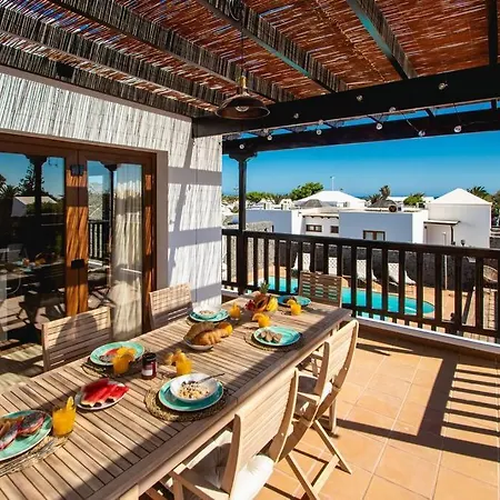 Cavendish With Sea Views And Heatable Pool Close To Flamingo * Playa Blanca (Lanzarote)