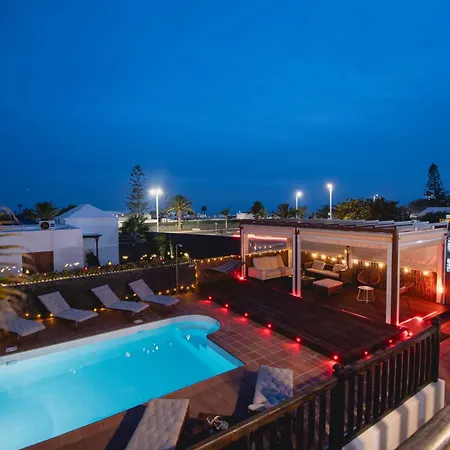 Villa Cavendish With Sea Views And Heatable Pool Close To Flamingo