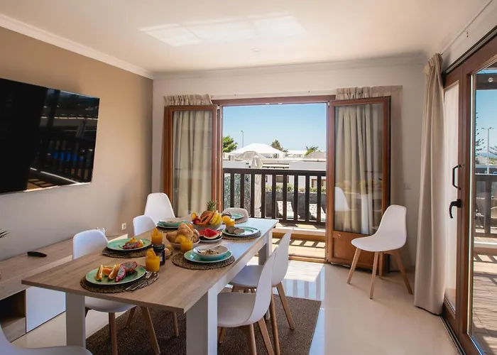 Villa Cavendish With Sea Views And Heatable Pool Close To Flamingo