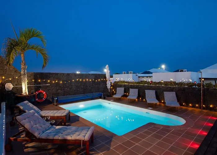 Villa Cavendish With Sea Views And Heatable Pool Close To Flamingo *